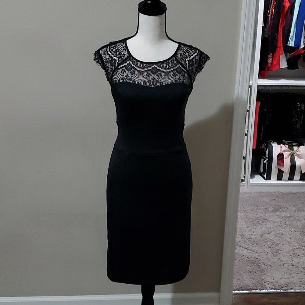 Slimfabulous S little black dress with lace